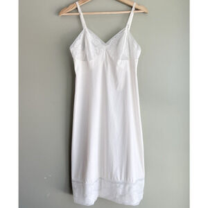Vintage Vanity Fair White Nylon Full Slip Dress Lingerie Size 34 Lace Trim USA